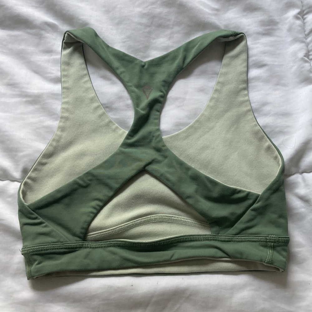 Ivivva Racerback Sports Bra Reversible - Picture 2 of 3